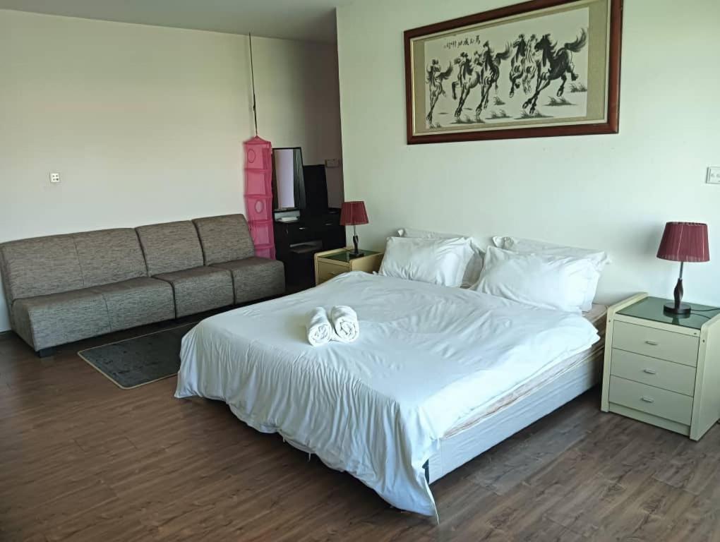 Natol Homestay - Kuching Home Penthouse Airport Road Eksteriør bilde