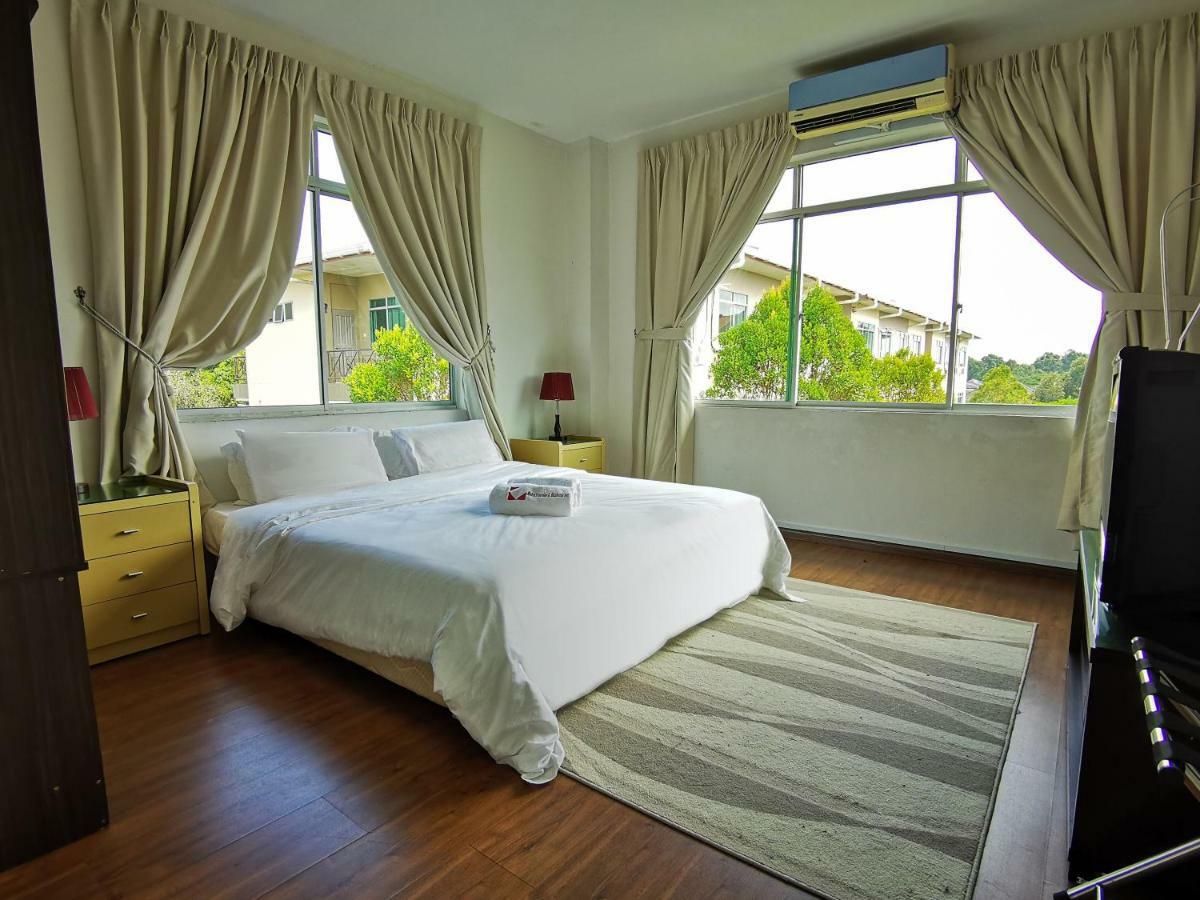 Natol Homestay - Kuching Home Penthouse Airport Road Eksteriør bilde